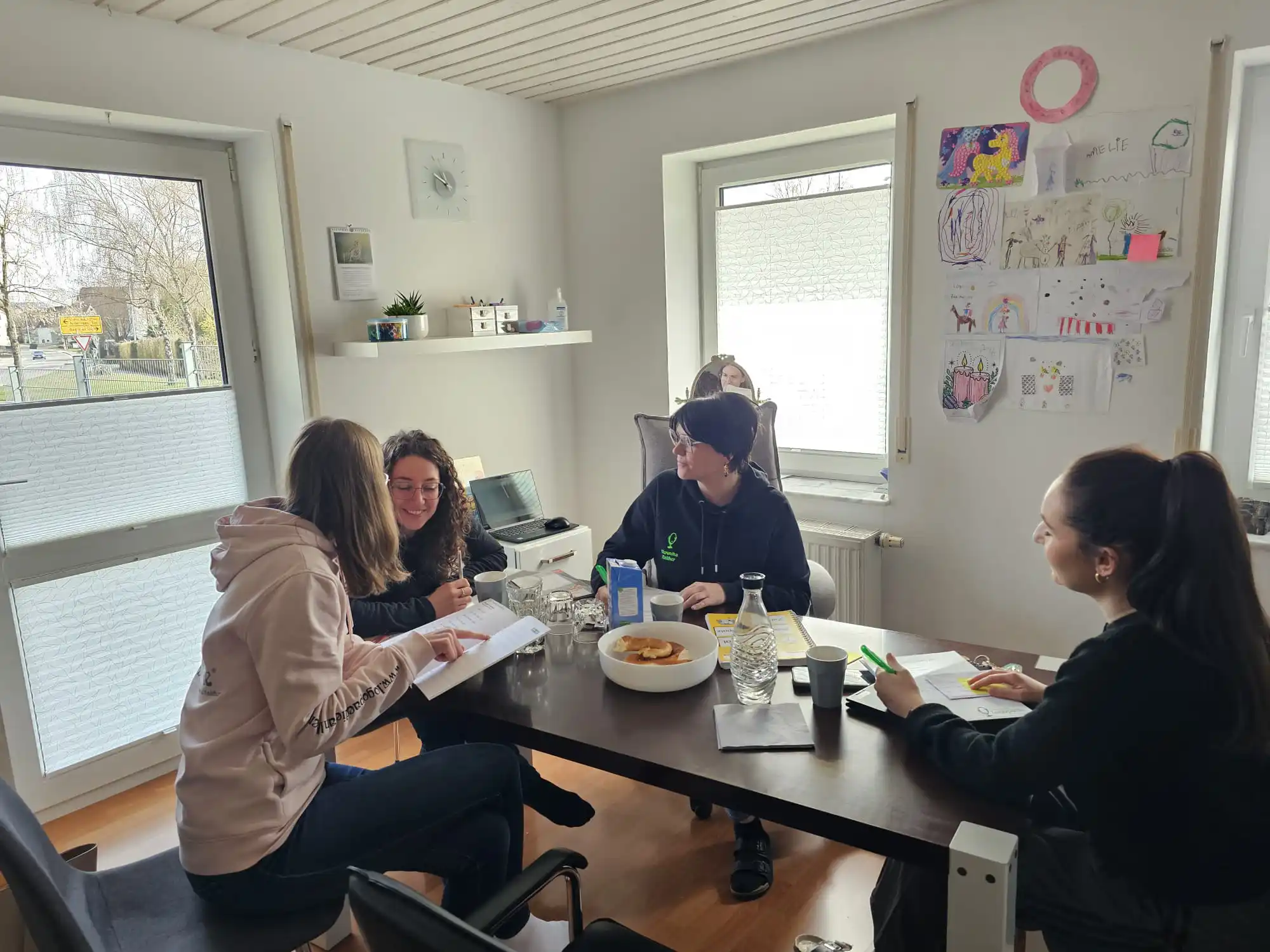 Logopaedie Anliker Teamsitzungen Bei Uns In  Der Praxis 00001